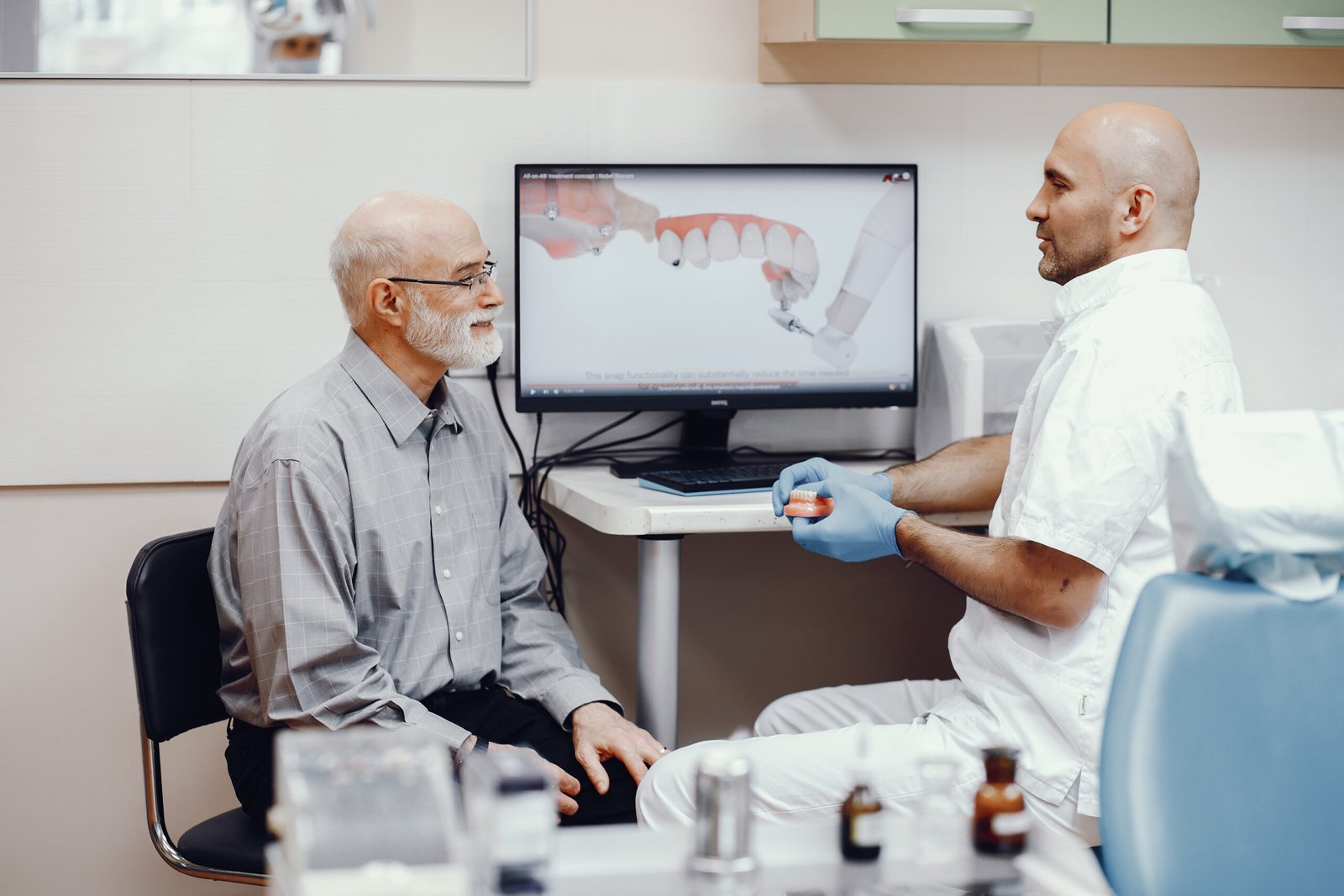 The Role of Bone Grafting for Successful Dental Implants ?